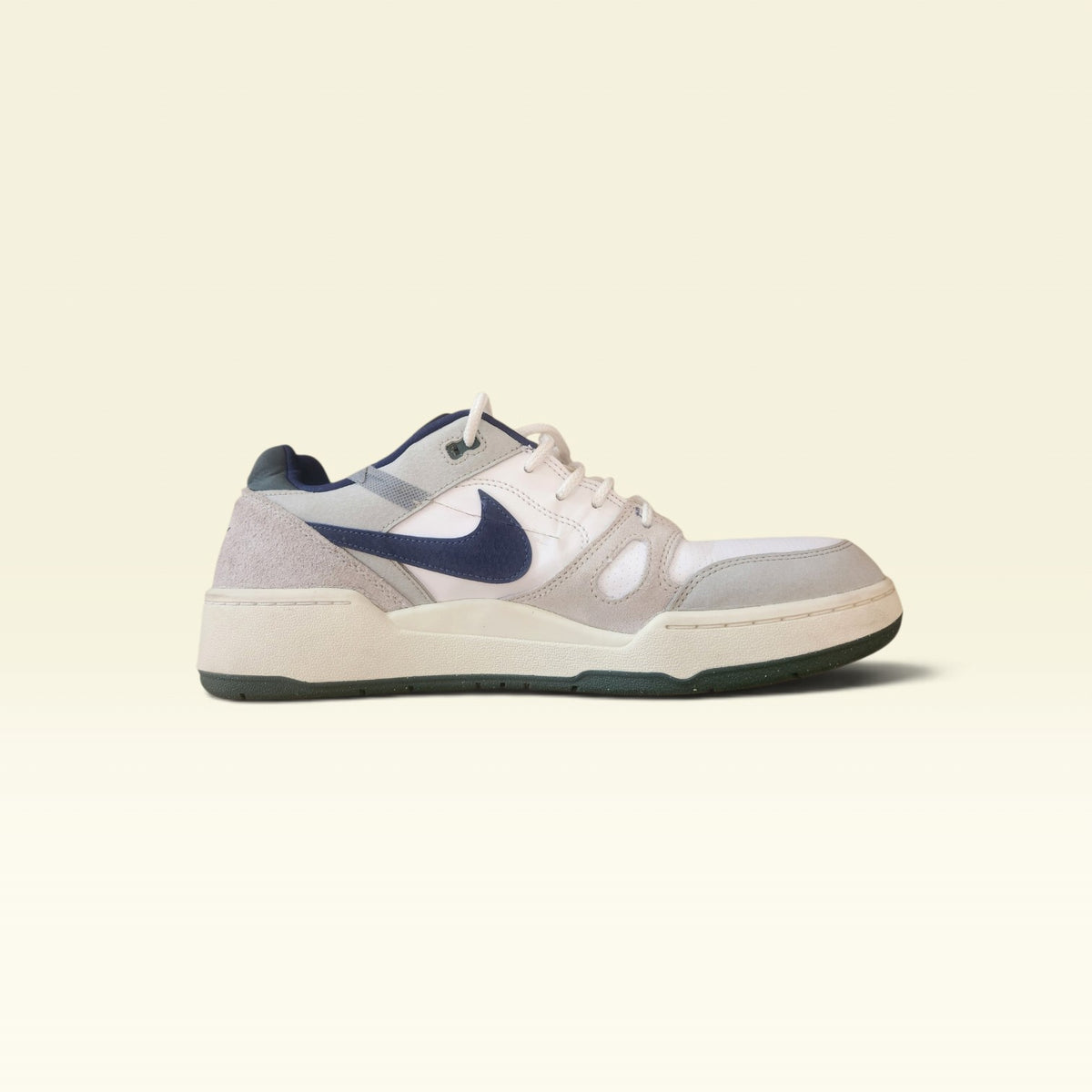 Nike Full Force Low sneakers (Minor cut)